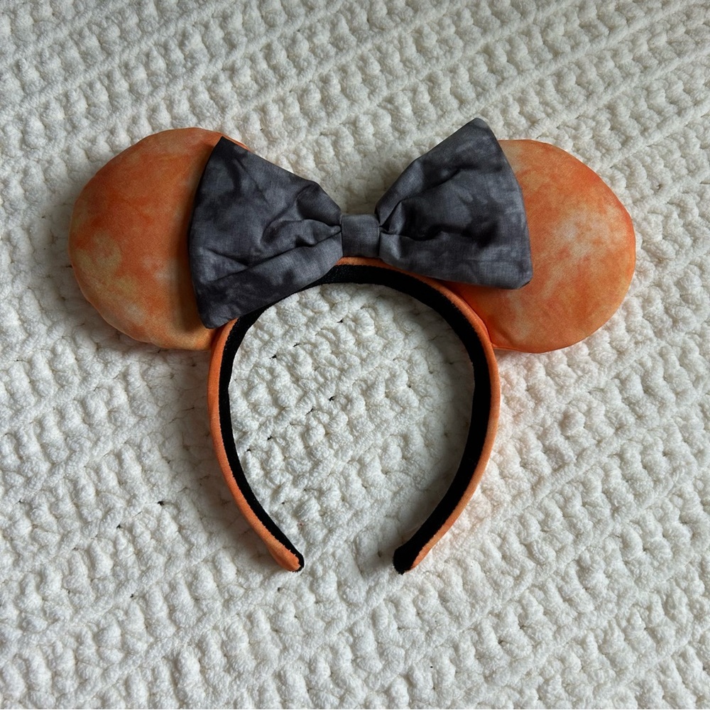 Disney Minnie ears orange tie dye gray bow ears Halloween 2022 MNSSHP Mickey